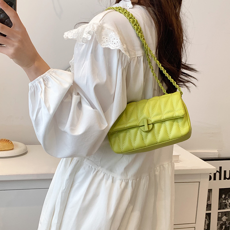 MOODS Embroidery Thread Chain  - Luxury Bags On Sale 评论和价格