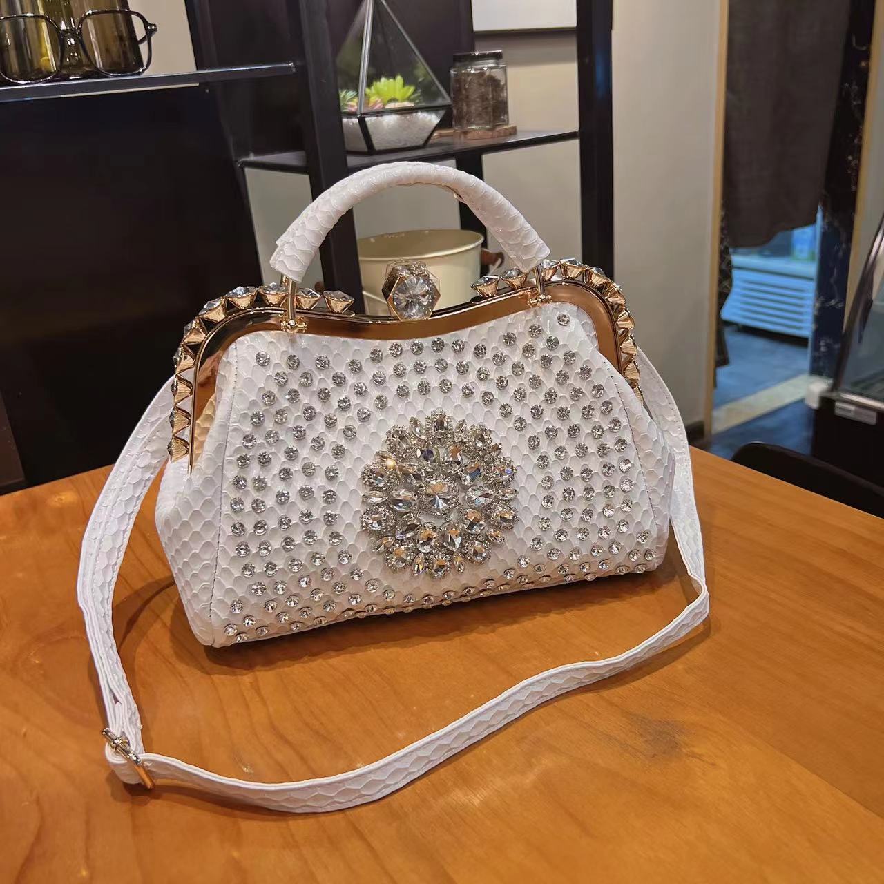 New Rhinestones Top-handle Bag - Luxury Bags On Sale 评论和价格