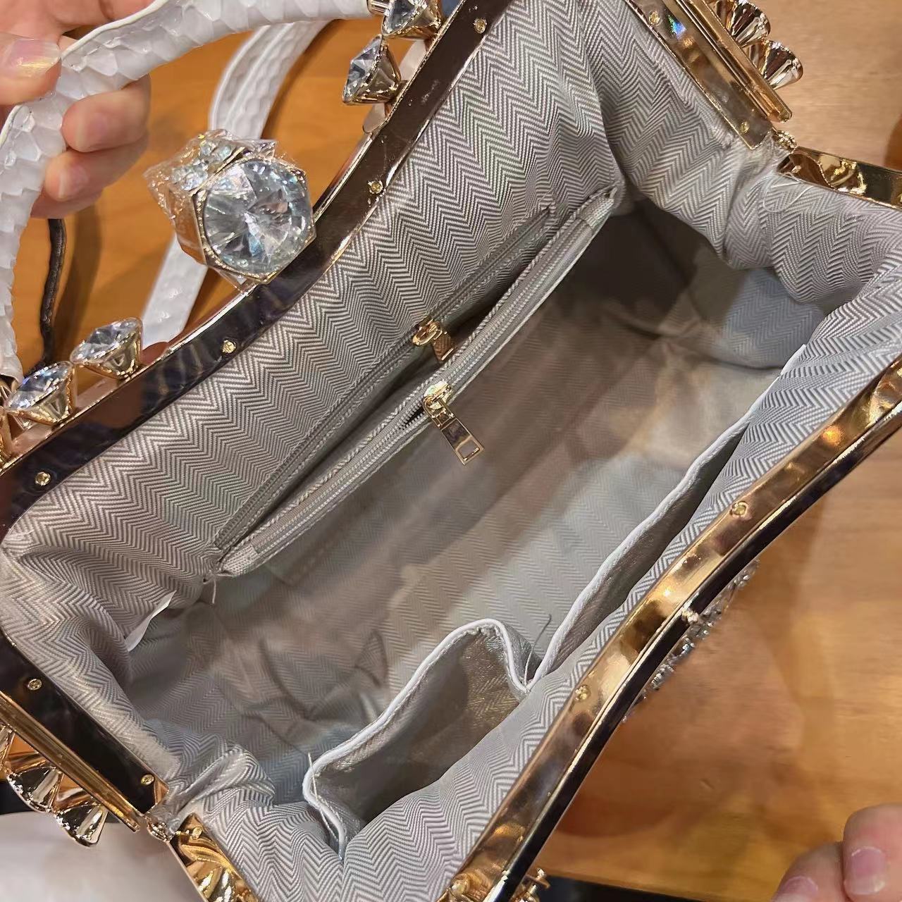New Rhinestones Top-handle Bag - Luxury Bags On Sale 评论和价格